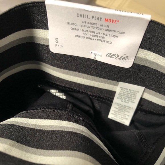 2/$50 NWT AERIE Black Pocketed Leggings - Picture 2 of 5